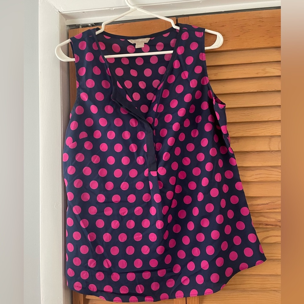 Banana Republic. Sleeveless Women’s Top. Size M